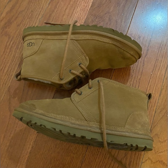 UGG Neumel Boot - Picture 1 of 8